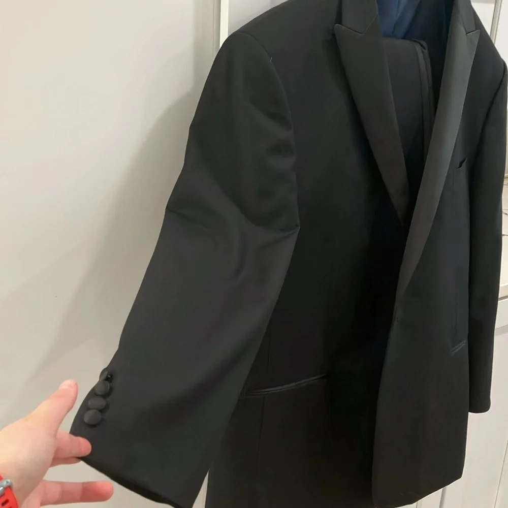 Mantoni Finest Tailoring Men's Black Virgin Wool Super Fine Formal Tuxedo Suit